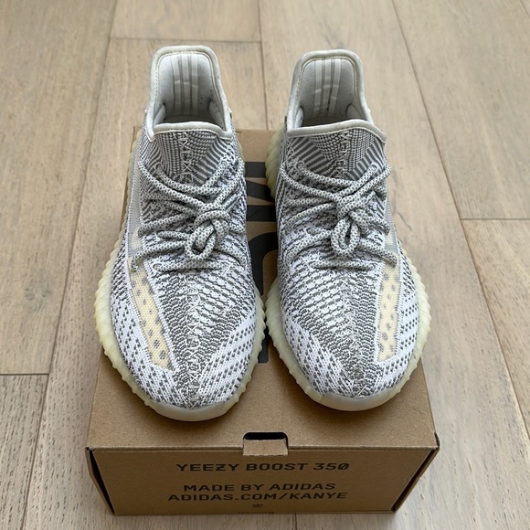Yeezy Boost 350 V2 in static - Picture 5 of 12